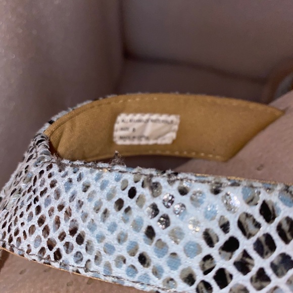 Volatile thong style sandal - Picture 10 of 11